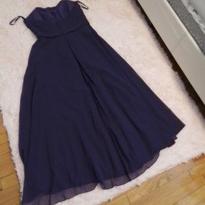 Long, sleeveless dress